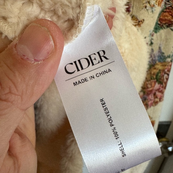 Cider Kitten Tapestry print fleece pullover size medium - Picture 7 of 8